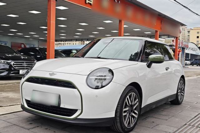 Used MINI Electric COOPER 2024 456km COOPER E Classic Edition