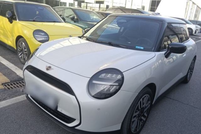 Used MINI Electric COOPER 2024 456km COOPER E Classic Edition