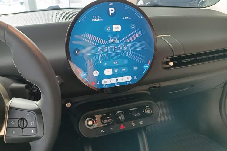 Used MINI Electric COOPER 2024 456km COOPER E Classic Edition Audio And AC Panel