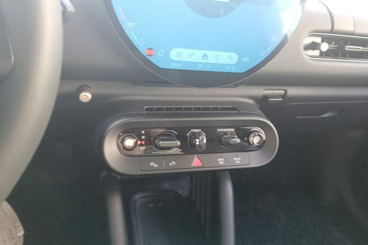 Used MINI Electric COOPER 2024 456km COOPER E Classic Edition Audio And AC Panel
