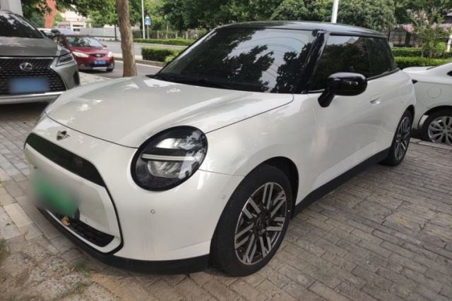 Used MINI Electric COOPER 2024 456km COOPER E Classic Edition