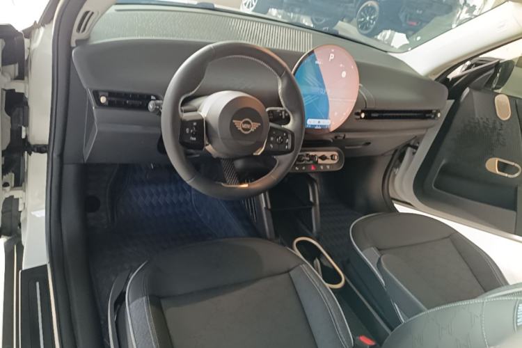 Used MINI Electric COOPER 2024 456km COOPER E Classic Edition Center Console