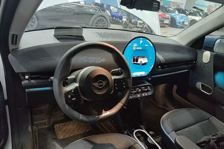 Used MINI Electric COOPER 2024 452km COOPER SE Artist Center Console