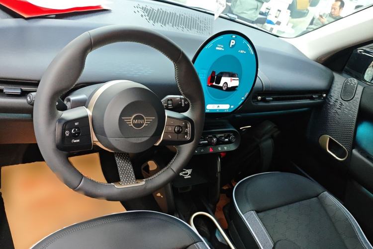 Used MINI Electric COOPER 2024 456km COOPER E Classic Edition Center Console