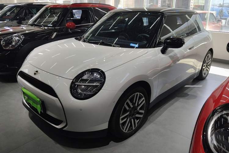 MINI Electric COOPER 2024 456km COOPER E Classic Edition