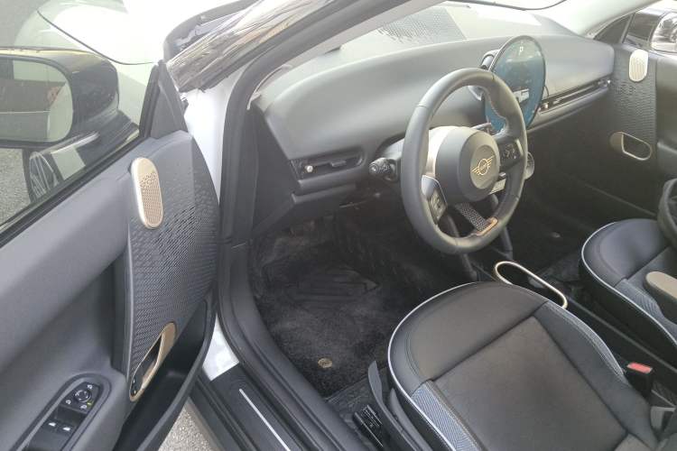 Used MINI Electric COOPER 2024 456km COOPER E Classic Edition Driver Seat