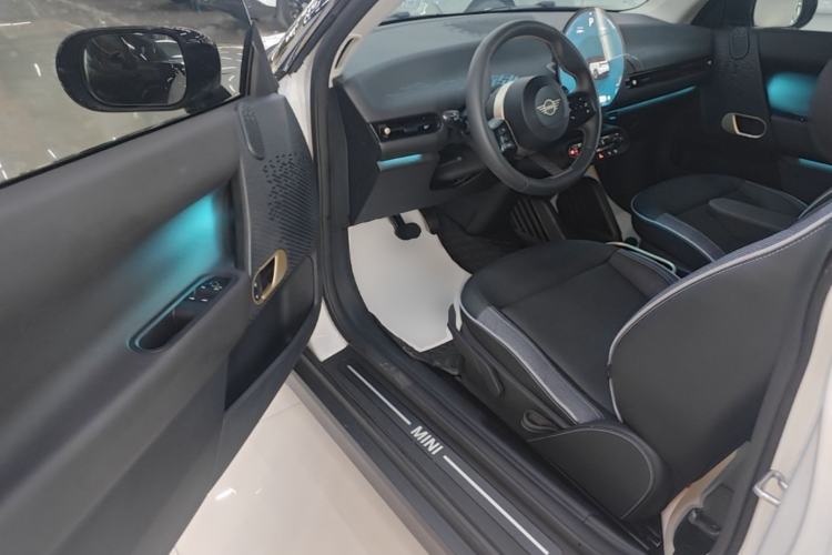 Used MINI Electric COOPER 2024 456km COOPER E Classic Edition Driver Seat