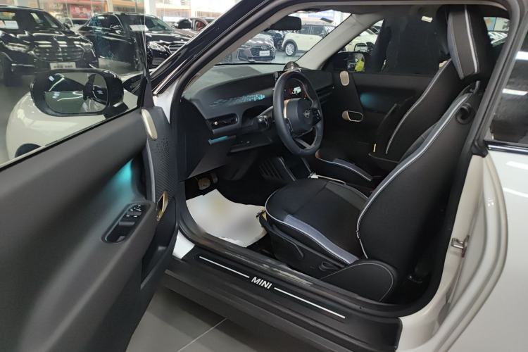 Used MINI Electric COOPER 2024 456km COOPER E Classic Edition Driver Seat