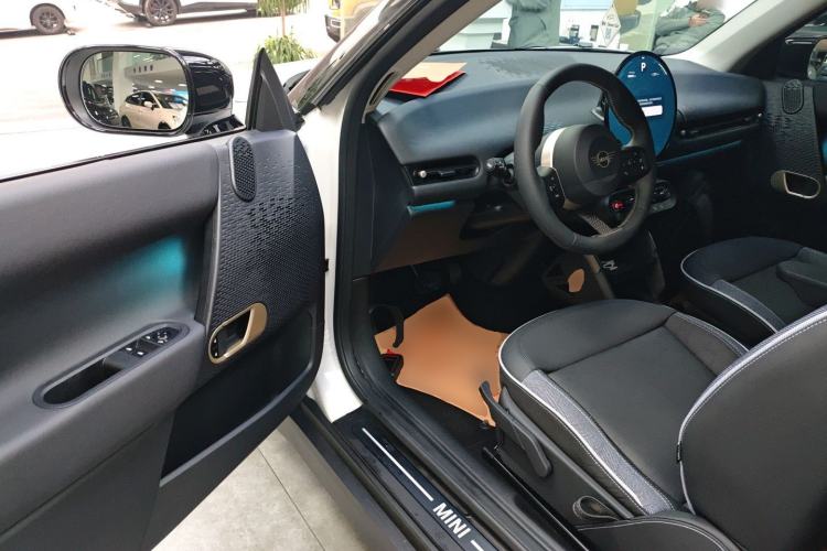Used MINI Electric COOPER 2024 456km COOPER E Classic Edition Driver Seat