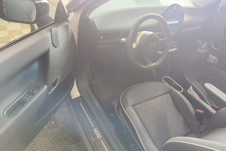 Used MINI Electric COOPER 2024 456km COOPER E Classic Edition Driver Seat