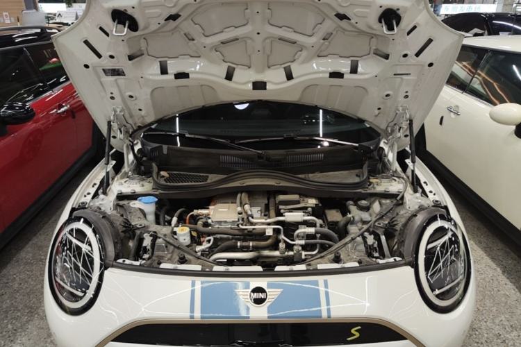 Used MINI Electric COOPER 2024 452km COOPER SE Artist Engine Bay