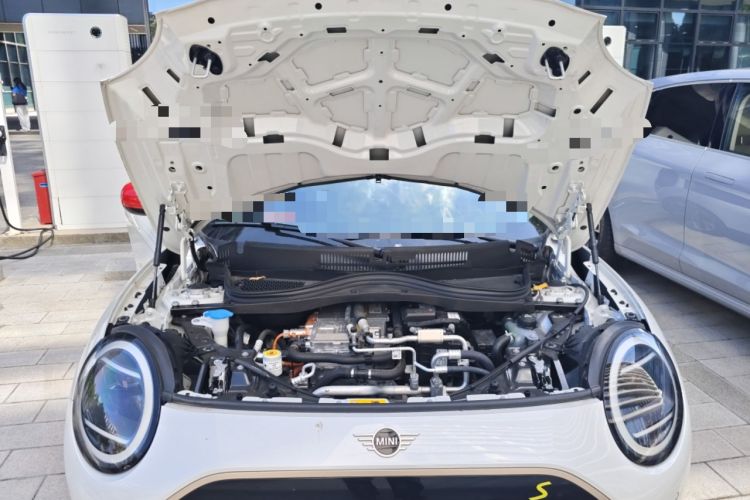 Used MINI Electric COOPER 2024 452km COOPER SE Artist Engine Bay