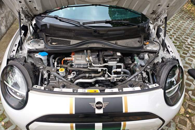 Used MINI Electric COOPER 2024 456km COOPER E Classic Edition Engine Bay