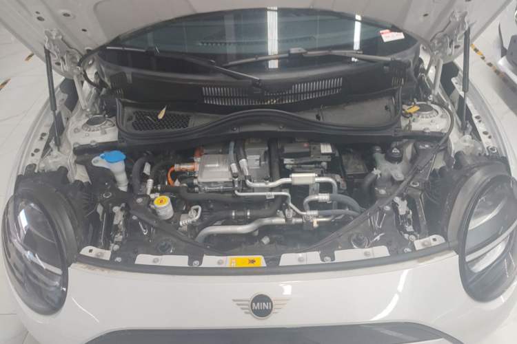 Used MINI Electric COOPER 2024 456km COOPER E Classic Edition Engine Bay