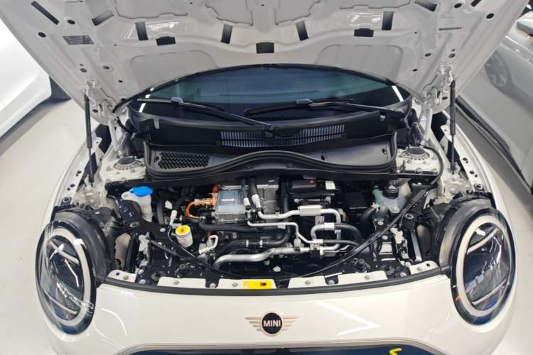 Used MINI Electric COOPER 2024 452km COOPER SE Artist Engine Bay