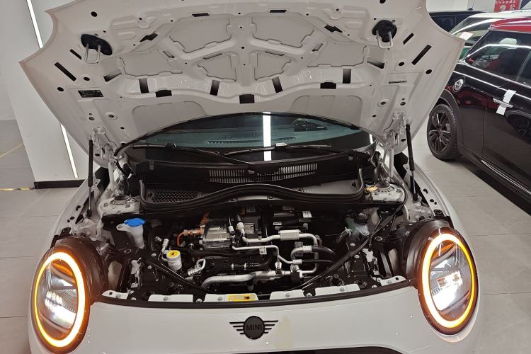 Used MINI Electric COOPER 2024 452km COOPER SE Racing Driver Engine Bay
