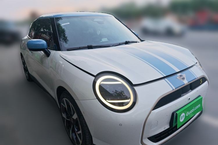 Used MINI Electric COOPER 2024 452km COOPER SE Artist Exterior 2