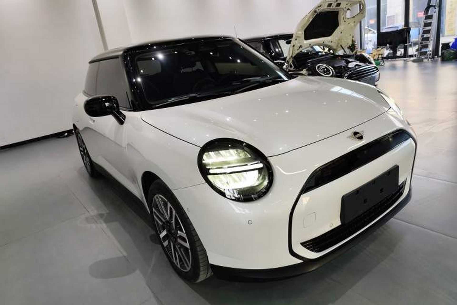 Used MINI Electric COOPER 2024 456km COOPER E Classic Edition Exterior 2