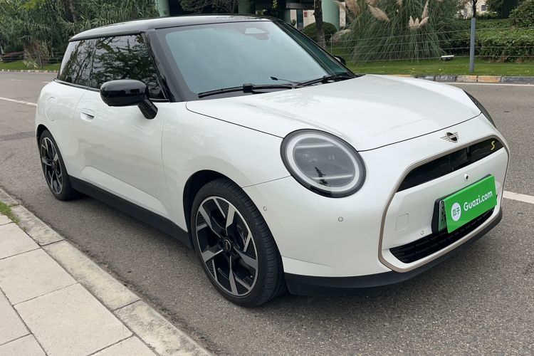 Used MINI Electric COOPER 2024 452km COOPER SE Artist Exterior 2