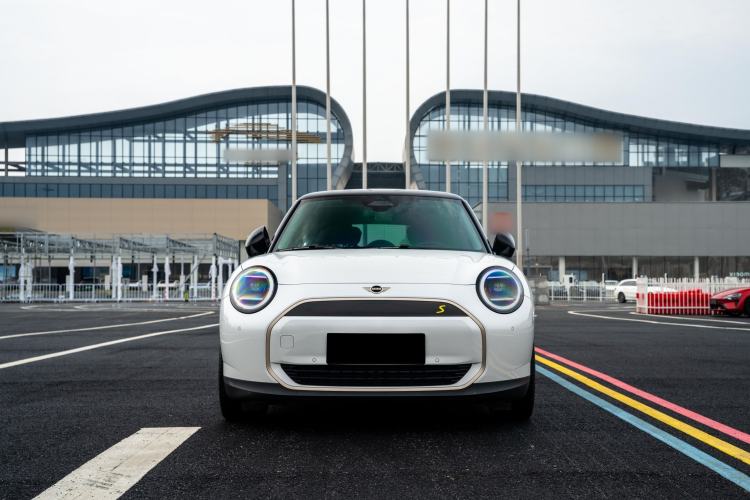 Used MINI Electric COOPER 2024 452km COOPER SE Artist Exterior 3