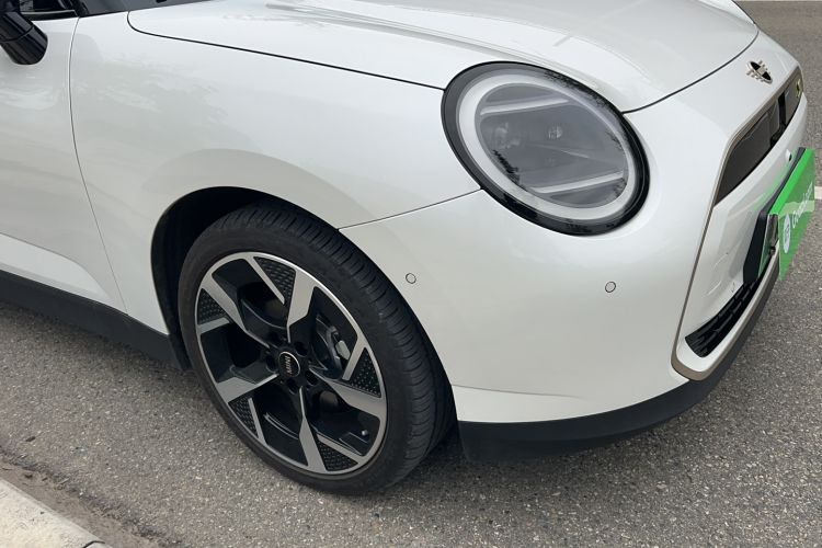 Used MINI Electric COOPER 2024 452km COOPER SE Artist Exterior 3