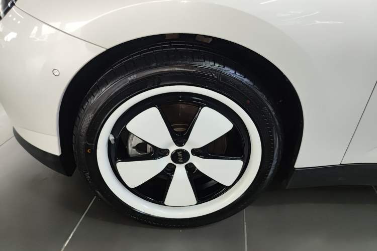 Used MINI Electric COOPER 2024 456km COOPER E Classic Edition Exterior 4