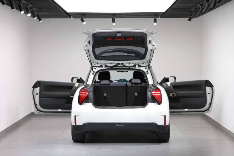 Used MINI Electric COOPER 2024 456km COOPER E Classic Edition Exterior 4