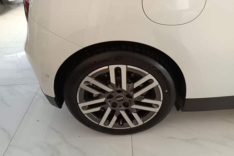 Used MINI Electric COOPER 2024 456km COOPER E Classic Edition Exterior 5