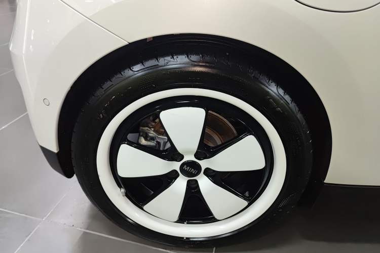 Used MINI Electric COOPER 2024 456km COOPER E Classic Edition Exterior 5