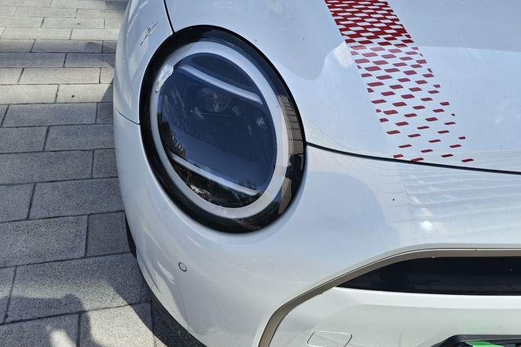 Used MINI Electric COOPER 2024 452km COOPER SE Artist Exterior 6