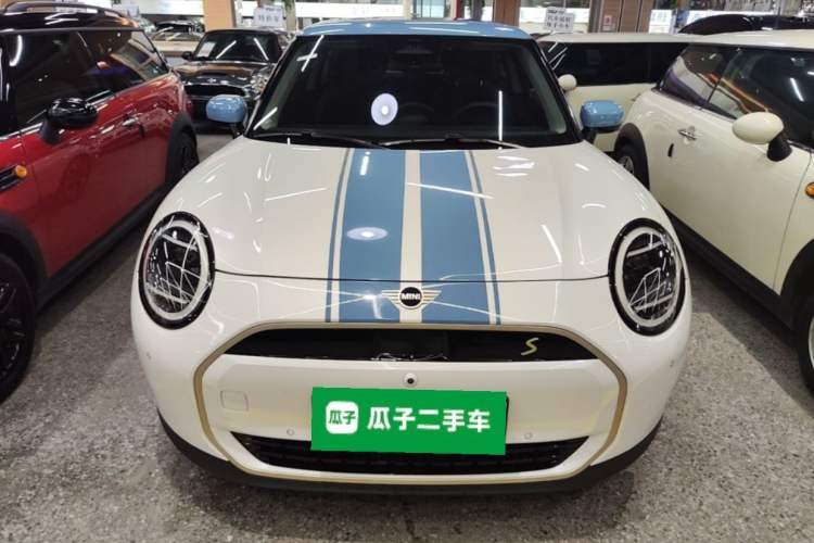Used MINI Electric COOPER 2024 452km COOPER SE Artist Front
