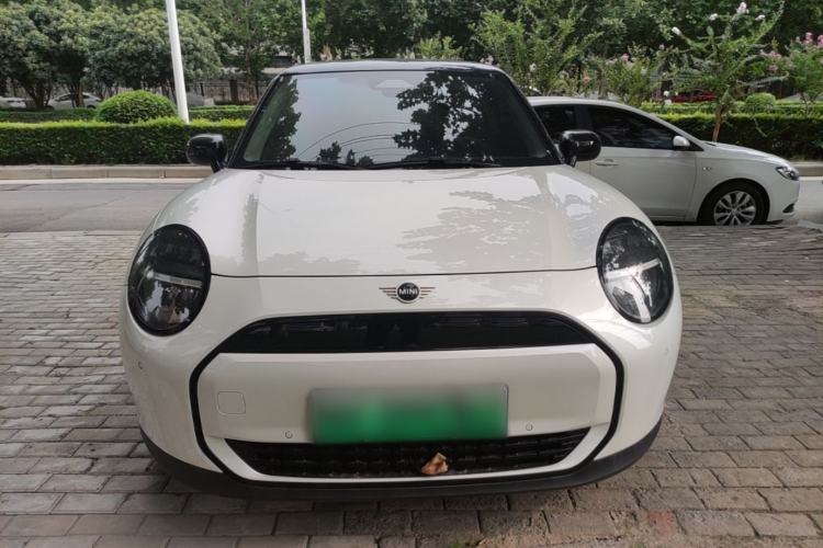 Used MINI Electric COOPER 2024 456km COOPER E Classic Edition Front