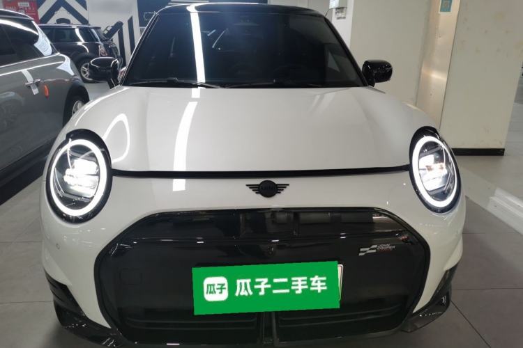 Used MINI Electric COOPER 2024 452km COOPER SE Racing Driver Front