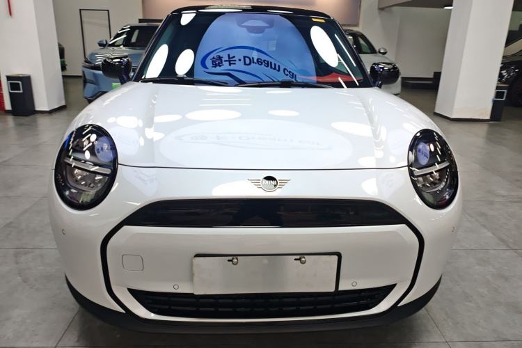 Used MINI Electric COOPER 2024 456km COOPER E Classic Edition Front