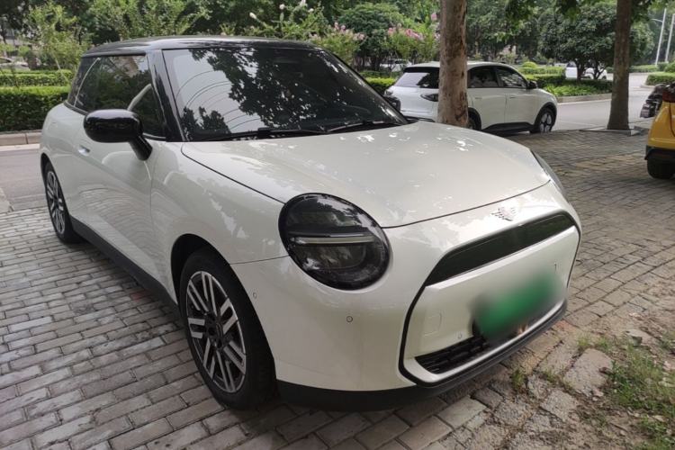 Used MINI Electric COOPER 2024 456km COOPER E Classic Edition Front Right 45 Deg