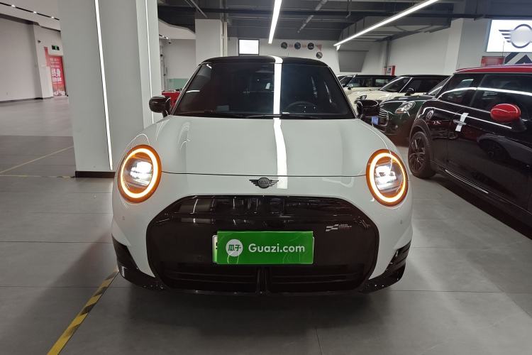 Used MINI Electric COOPER 2024 452km COOPER SE Racing Driver Front