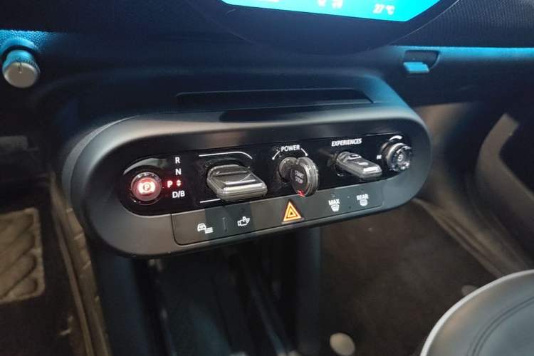 Used MINI Electric COOPER 2024 452km COOPER SE Artist Gear Lever