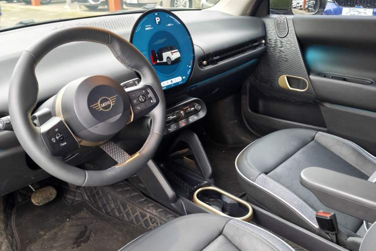 Used MINI Electric COOPER 2024 456km COOPER E Classic Edition Interior 1