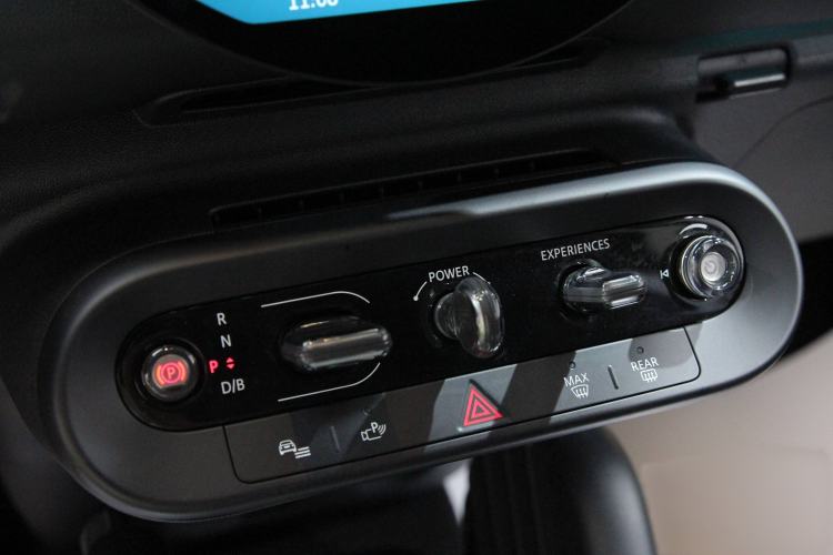 Used MINI Electric COOPER 2024 456km COOPER E Classic Edition Interior 4