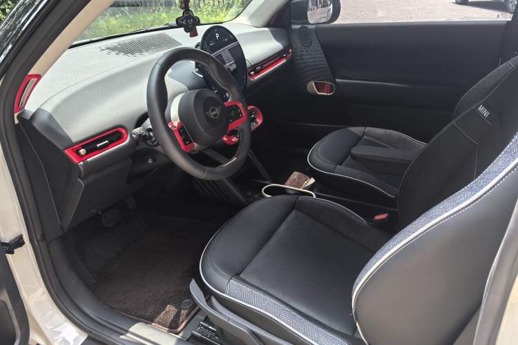 Used MINI Electric COOPER 2024 456km COOPER E Classic Edition Interior 4