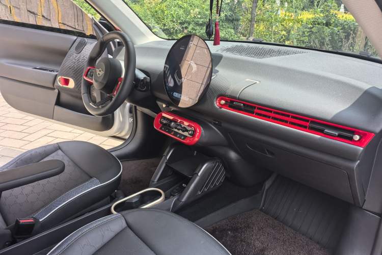 Used MINI Electric COOPER 2024 456km COOPER E Classic Edition Interior 5
