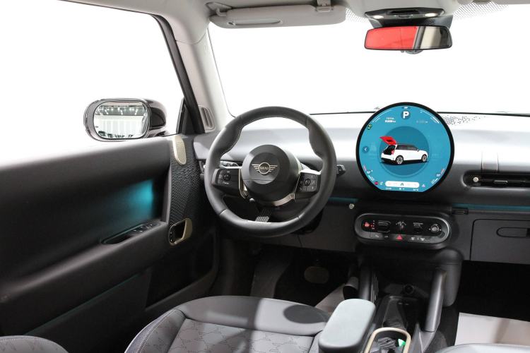 Used MINI Electric COOPER 2024 456km COOPER E Classic Edition Interior 9