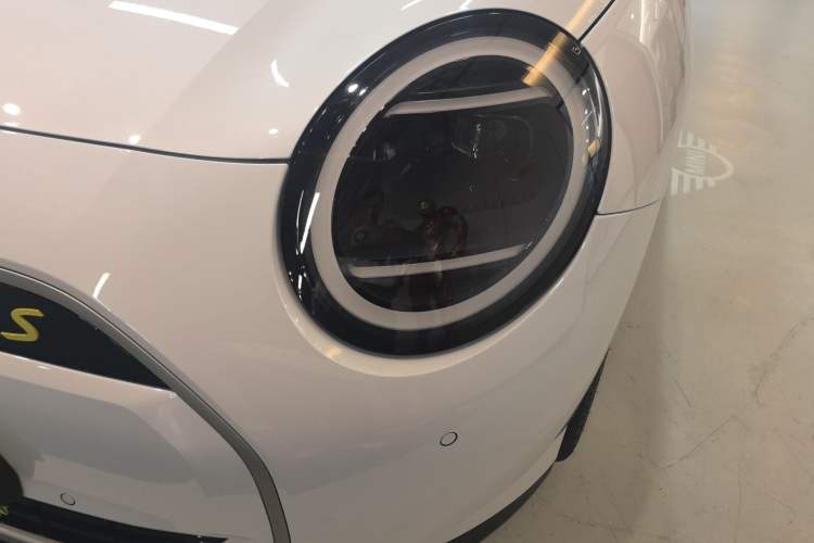 Used MINI Electric COOPER 2024 452km COOPER SE Artist Left Front Headlight