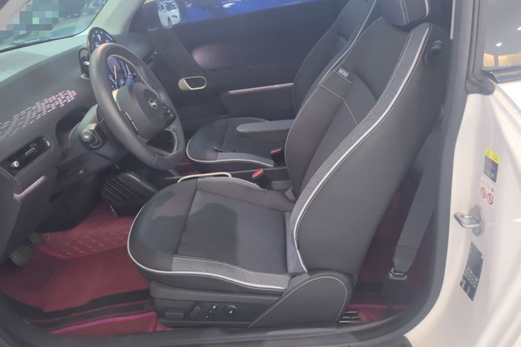 Used MINI Electric COOPER 2024 452km COOPER SE Artist Left Front Seat