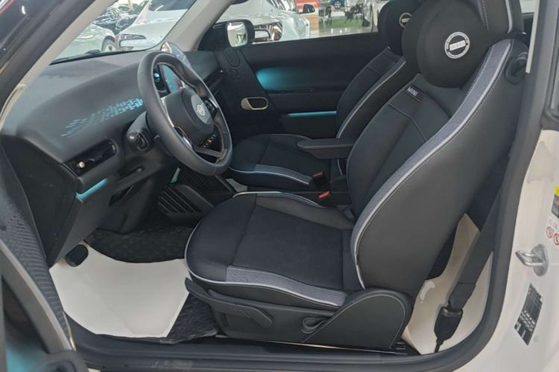 Used MINI Electric COOPER 2024 456km COOPER E Classic Edition Left Front Seat