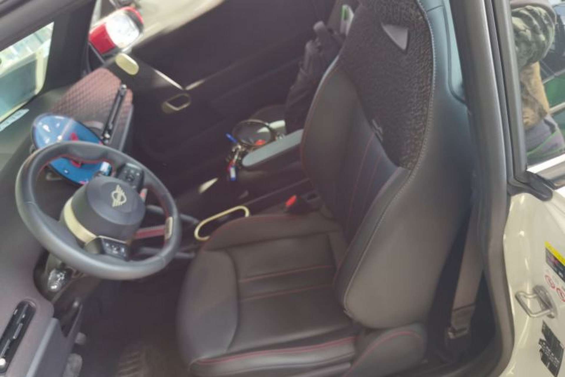 Used MINI Electric COOPER 2024 452km COOPER SE Racing Driver Left Rear Seat
