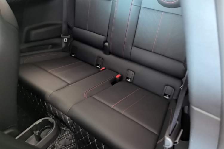Used MINI Electric COOPER 2024 452km COOPER SE Racing Driver Left Rear Seat