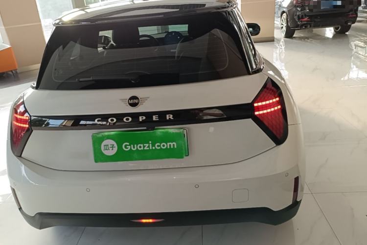 Used MINI Electric COOPER 2024 456km COOPER E Classic Edition Rear