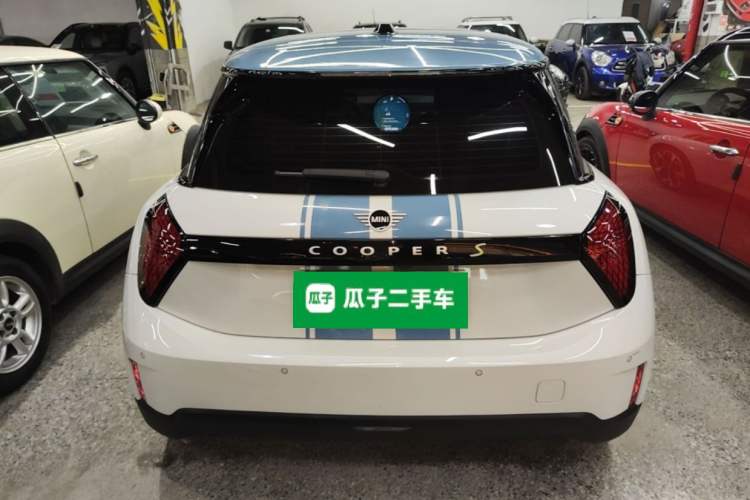 Used MINI Electric COOPER 2024 452km COOPER SE Artist Rear