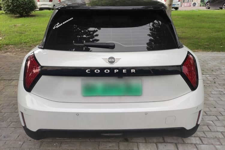 Used MINI Electric COOPER 2024 456km COOPER E Classic Edition Rear